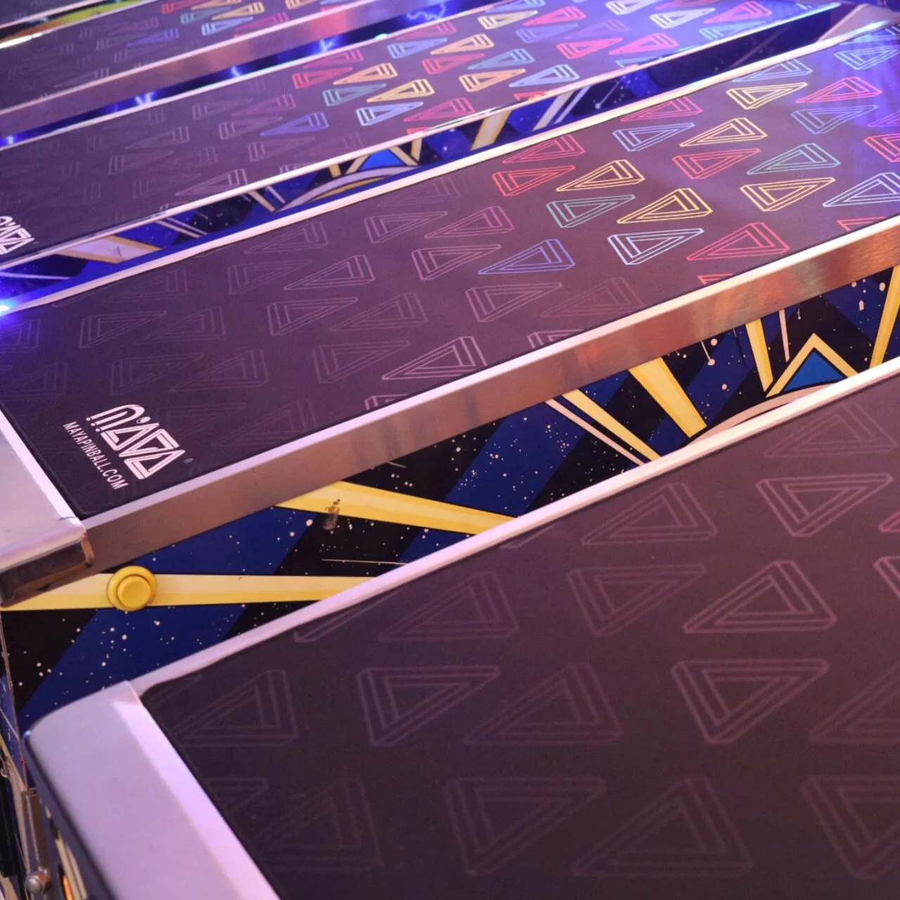 MAYA Pinball Glass Defender — view 4
